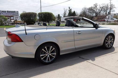 2011 Volvo C70 T5
