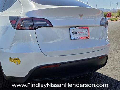 Pearl White Multi 2022 Tesla Model Y Long Range