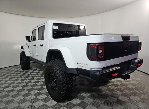 Bright White Clearcoat 2021 Jeep Gladiator Rubicon