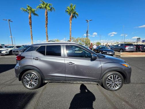 Gun Metallic 2024 Nissan Kicks SV