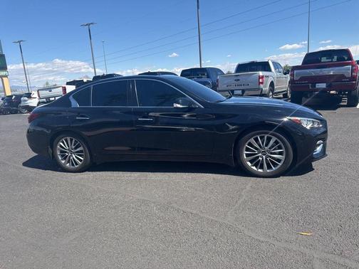 2022 INFINITI Q50 LUXE