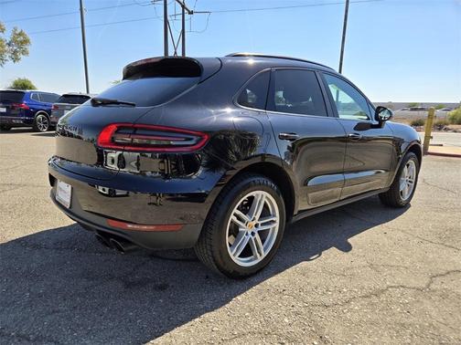 2018 Porsche Macan Base