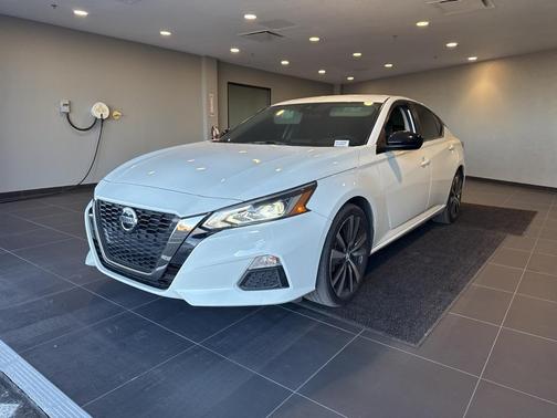 2022 Nissan Altima 2.5 SR