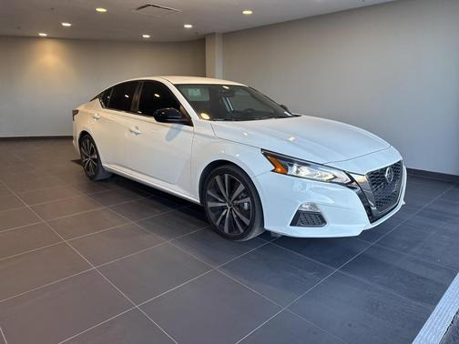 2022 Nissan Altima 2.5 SR