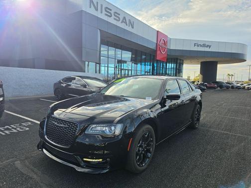 Gloss Black 2023 Chrysler 300 Touring L