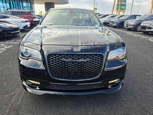 Gloss Black 2023 Chrysler 300 Touring L