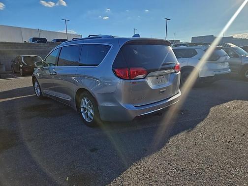 2018 Chrysler Pacifica Touring-L Plus