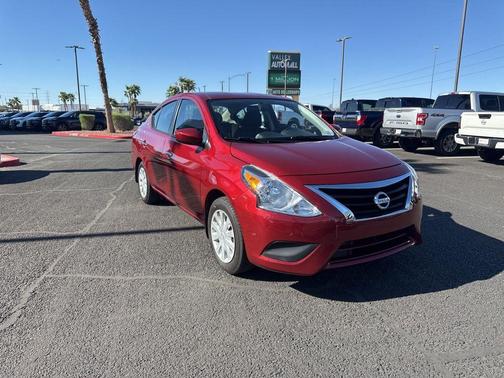 Red 2017 Nissan Versa 1.6 SV