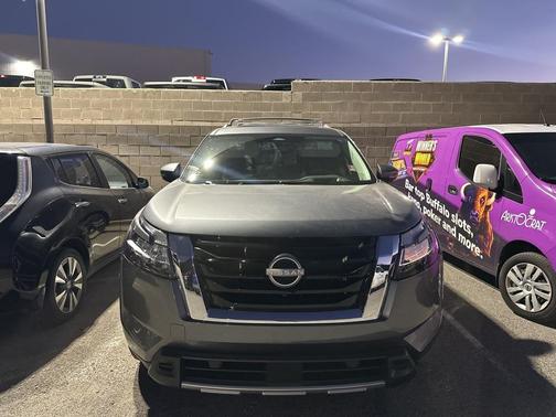 2024 Nissan Pathfinder Platinum