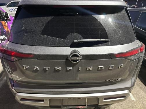 2024 Nissan Pathfinder Platinum