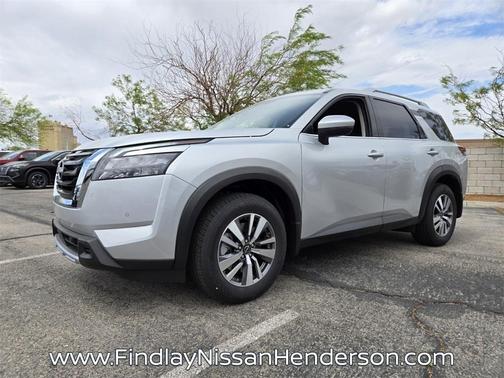 2025 Nissan Pathfinder SL