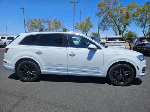 Glacier White Metallic 2018 Audi Q7 3.0T Prestige