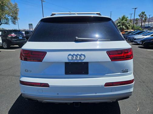 Glacier White Metallic 2018 Audi Q7 3.0T Prestige