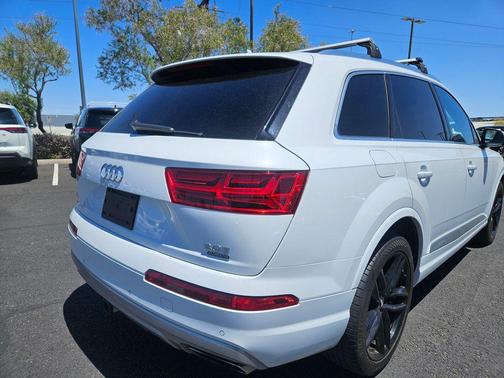 Glacier White Metallic 2018 Audi Q7 3.0T Prestige