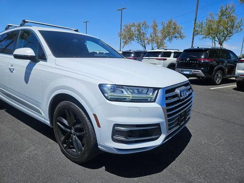 Glacier White Metallic 2018 Audi Q7 3.0T Prestige