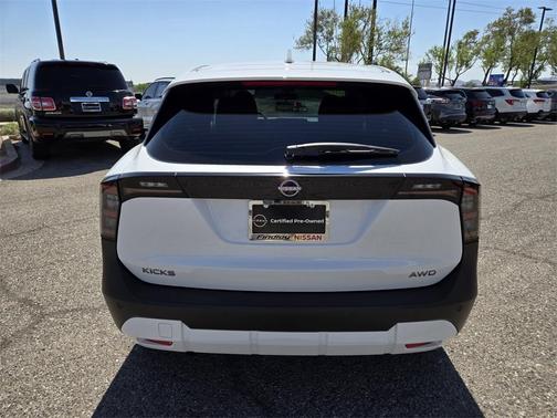 2025 Nissan Kicks S