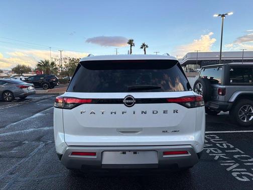 Everest White P 2025 Nissan Pathfinder SL