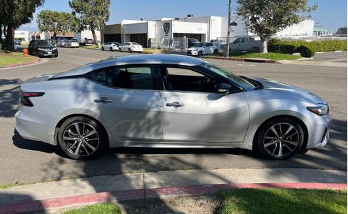 Brilliant Silver Metallic 2021 Nissan Maxima SV