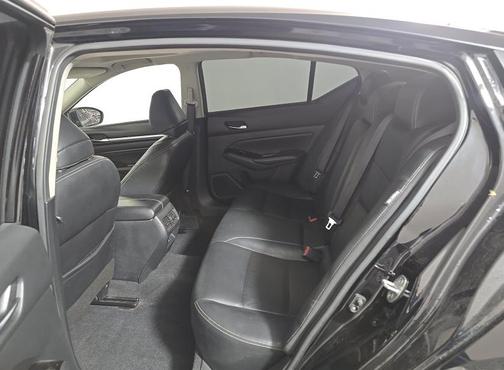 Black 2021 Nissan Altima 2.5 Platinum