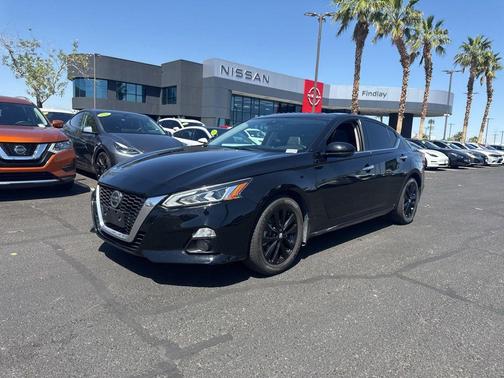 Black 2021 Nissan Altima 2.5 Platinum