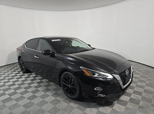 Black 2021 Nissan Altima 2.5 Platinum
