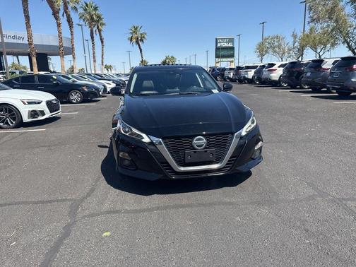 Black 2021 Nissan Altima 2.5 Platinum