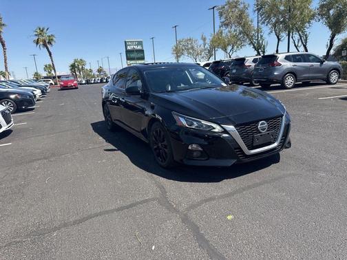 Black 2021 Nissan Altima 2.5 Platinum