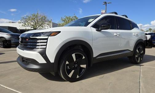 Aspen White Tri 2025 Nissan Kicks SR