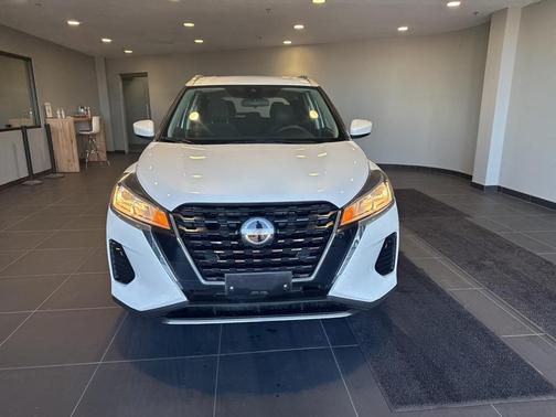 2022 Nissan Kicks SV