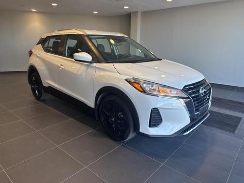 2022 Nissan Kicks SV