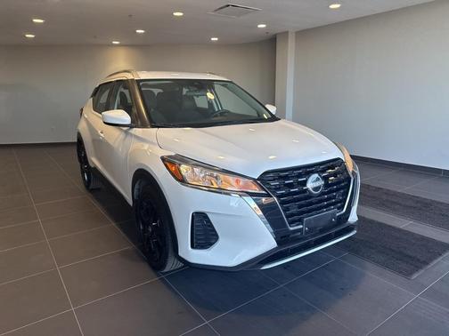 2022 Nissan Kicks SV