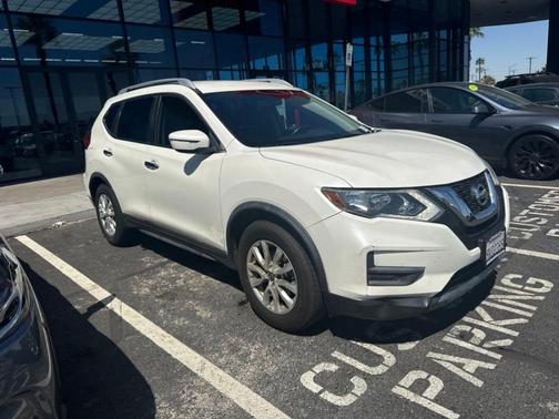 White 2017 Nissan Rogue SV
