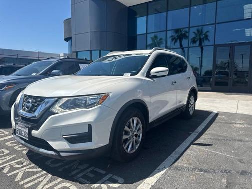 White 2017 Nissan Rogue SV
