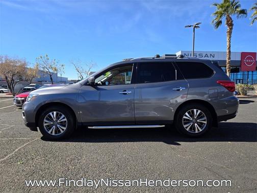 2019 Nissan Pathfinder SV
