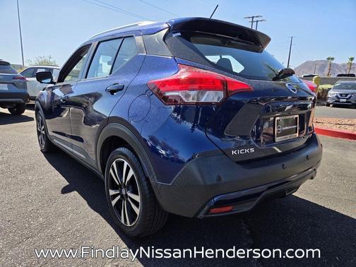 Deep Blue Pearl 2020 Nissan Kicks SR