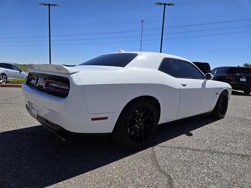 2016 Dodge Challenger SRT 392
