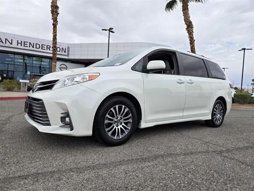 2018 Toyota Sienna L