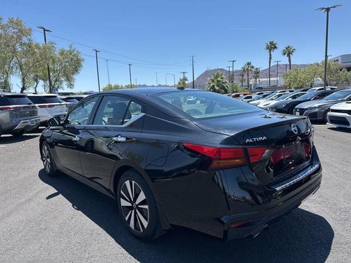 Black 2019 Nissan Altima 2.5 SV
