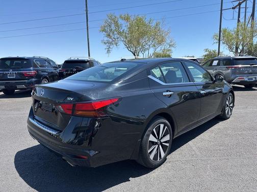 Black 2019 Nissan Altima 2.5 SV