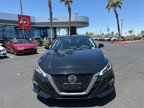 Black 2019 Nissan Altima 2.5 SV