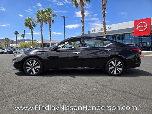 Black 2019 Nissan Altima 2.5 SV