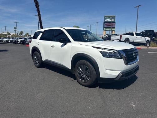 Glacier White 2024 Nissan Pathfinder S