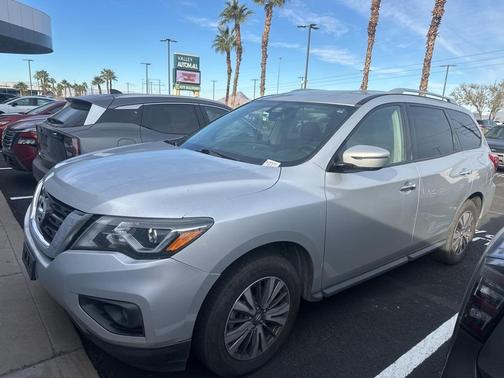 2019 Nissan Pathfinder SV