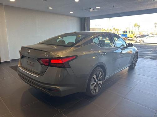 Gun Metallic 2021 Nissan Altima 2.5 SV