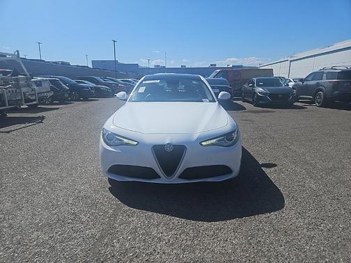 2019 Alfa Romeo Giulia Base