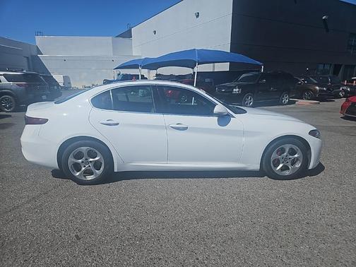 2019 Alfa Romeo Giulia Base