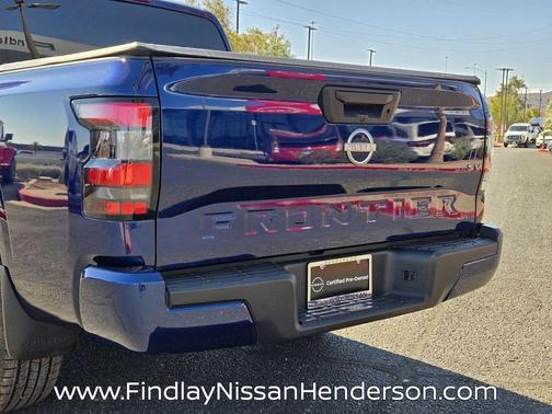 Deep Blue Pearl 2022 Nissan Frontier SV