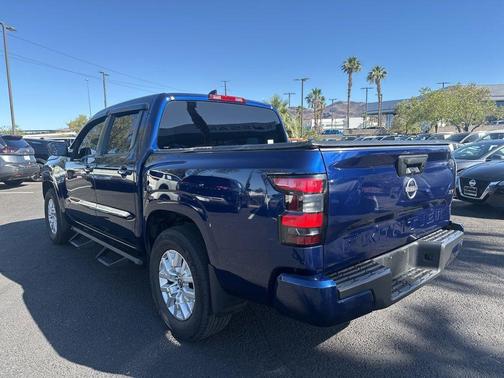 Deep Blue Pearl 2022 Nissan Frontier SV