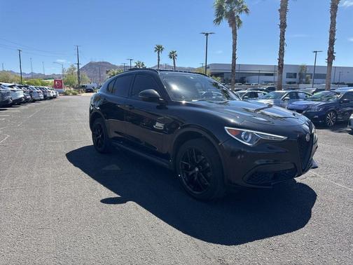 Vulcano Black Metallic 2020 Alfa Romeo Stelvio Base