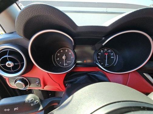 2020 Alfa Romeo Stelvio Base